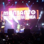 "Monsanto infecta nuesta comida" Calle 13 en Paraguay