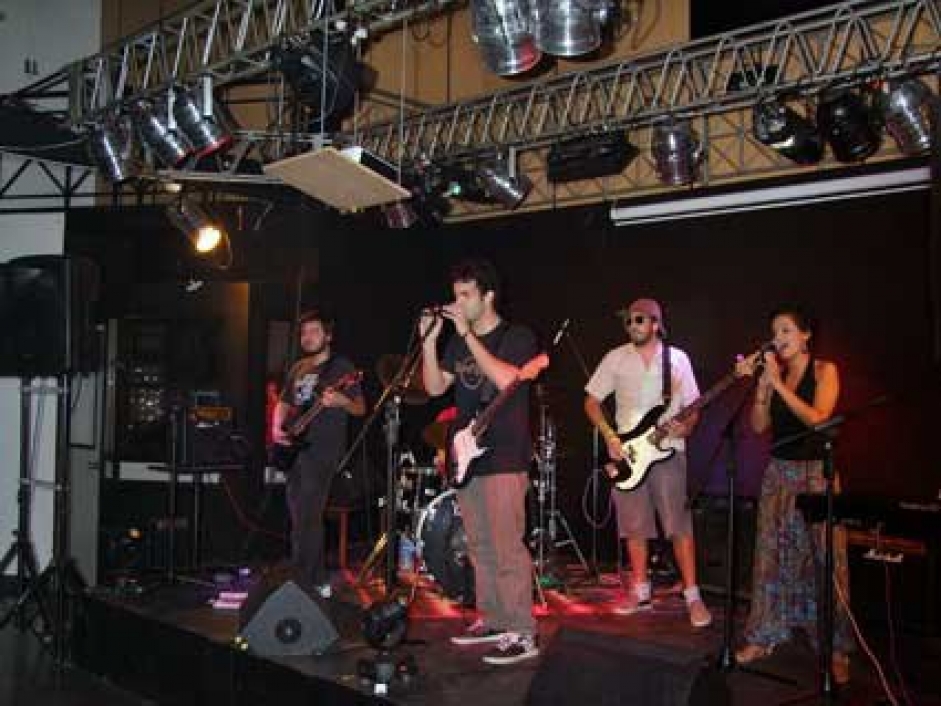 FAVELA ROCK CLUB