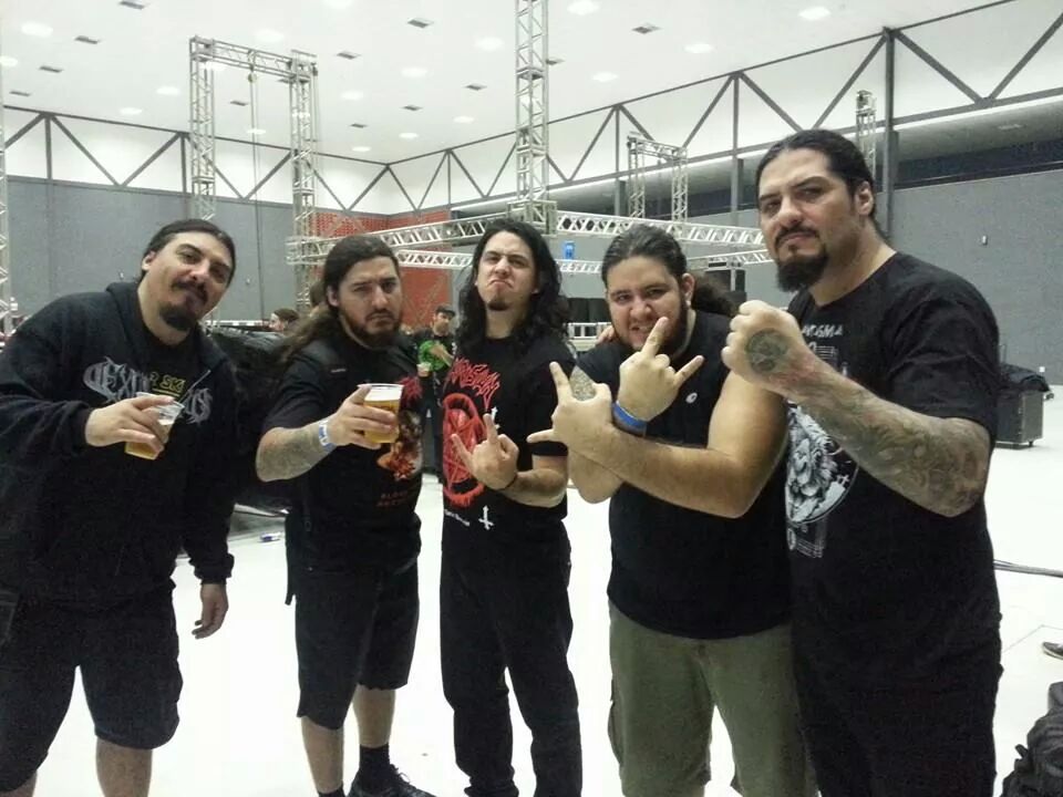 Kuazar y Krisiun en la ciudad Joinville