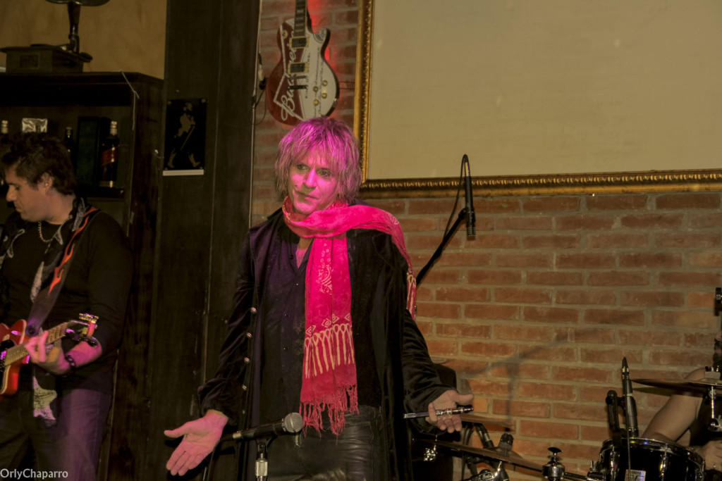Gene_Loves_Jezebel_2015_03