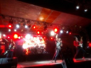 Rata Blanca en un momento del show en Encarnación