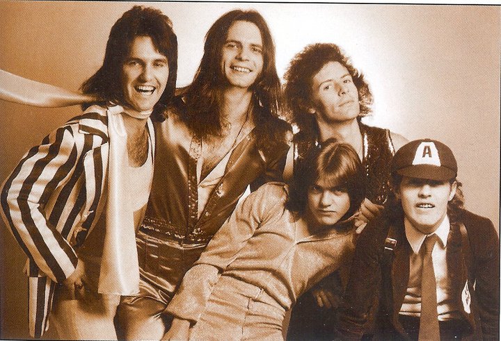 ACDC y Dave Evans