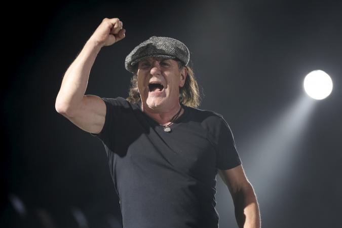 Brian Johnson en uno de los conciertos en vivo de AC/DC