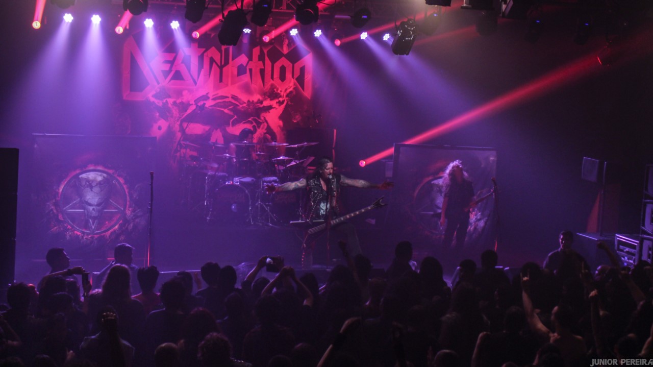 Destruction en el Paraguay Alternativo VI